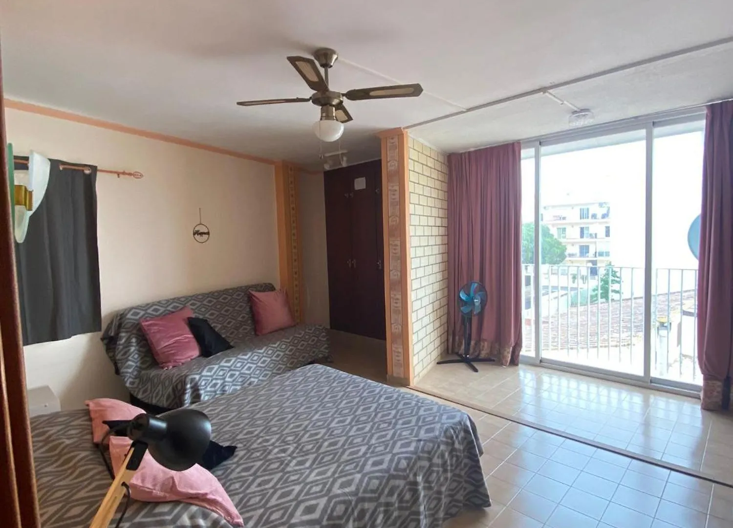Olympia Appart Roses Apartment